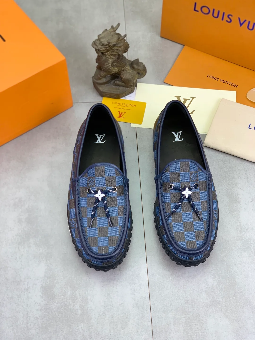 Men's Men's Shoes 💰P640 New Style 💶[LOUIS VUITTON] Water-dyed Niuli Original Order New Style 🍀LV Louis Vuitton *——Top version of LV classic leather shoes! Made of imported original calfskin, original leather side strips and wear-resistant high-end rubber outsole! High quality products! Color: black optional Size: 39-45